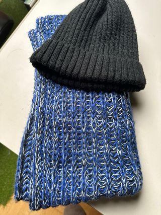 Conjunto gorro y bufanda tejido
