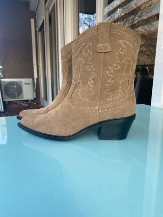 Botines Ante Beige Stradivarius