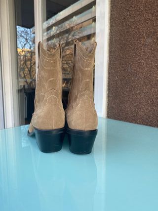 Botines Ante Beige Stradivarius