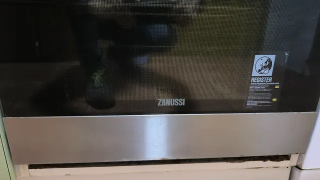 HORNO ELÉCTRICO Y ENCIMERA DE GAS