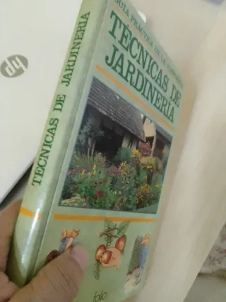 LOTE LIBROS SALUD Y TECNICAS DE JARDINERÍA