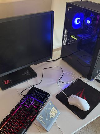 PC Gamer Razer y monitor 144HZ