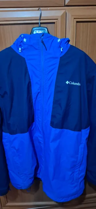 Abrigo Columbia Azul y Negro