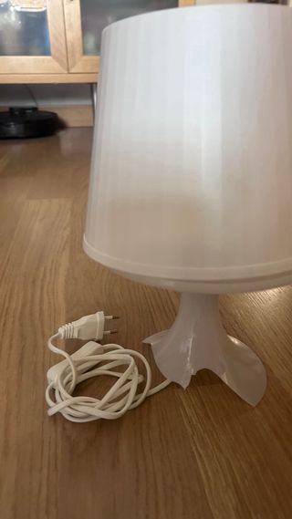Lampada da tavolo Ikea bianca