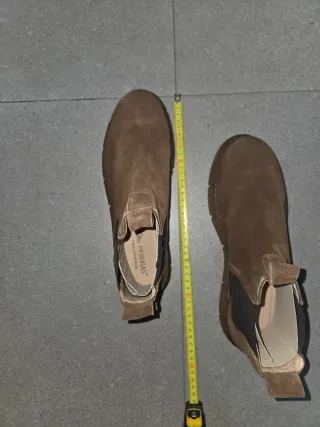 Botas Chelsea Castanhas Suede