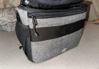 Bolsa cámara compacta gris