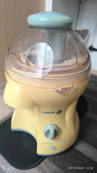 Licuadora Fagor Practica Amarilla
