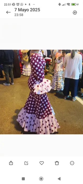 Traje de flamenca lunares morado y blanco