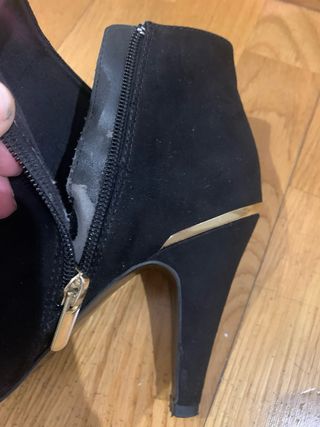 Botines negros tacón dorado