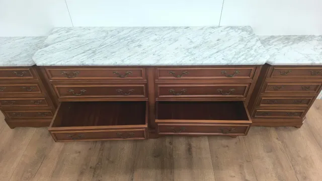 COMODA Y MESILLAS DE MADERA Y MARMOL