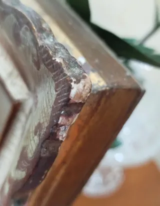 Quadro in legno marrone e oro