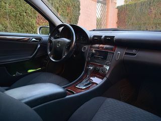 Mercedes-Benz Clase C 2005