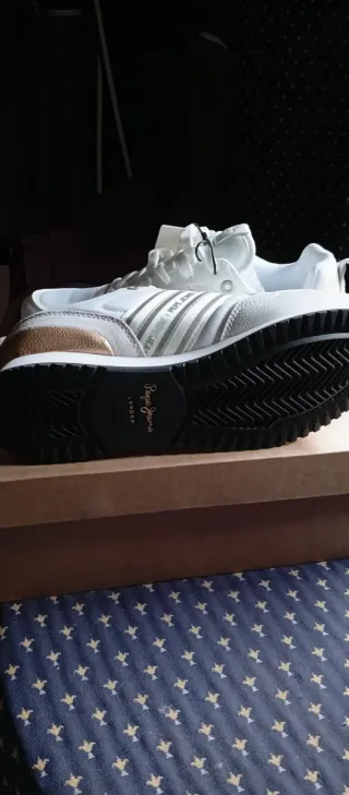 Zapatillas Pepe Jeans Blancas y Doradas