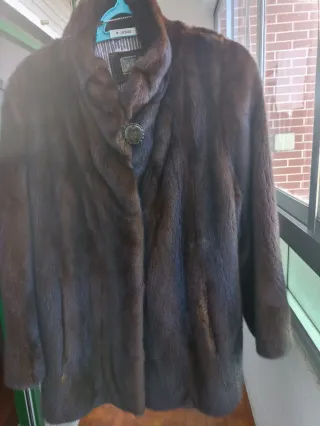 Chaquetón visón y  abrigo sintético marrón