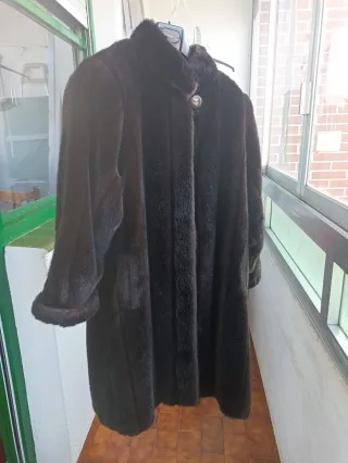 Chaquetón visón y  abrigo sintético marrón