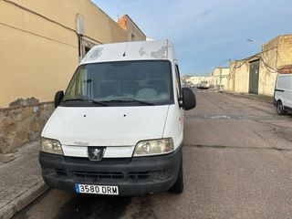 Peugeot bóxer 2.8 TDI motor sofim se vende en ese