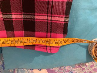 Gonna scozzese punk rosa e nera