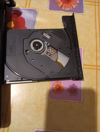 Laptop Lenovo G585 con cavo di alimentazione