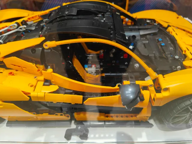LEGO Technic McLaren P1 42172