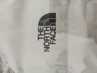 Chaqueta The North Face Gris