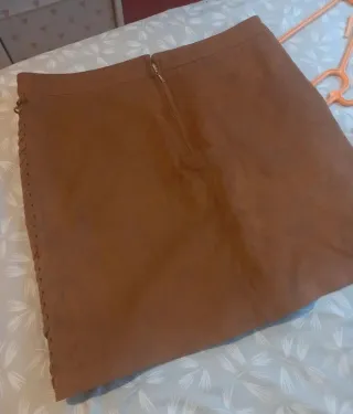 Falda marrón con detalle trenzado