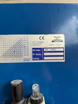 Remachadora Neumática RYME-1000