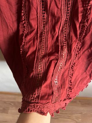 Camiseta roja con etiqueta talla S