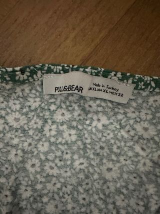 Vestido corto verde floral Pull&Bear