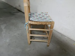 Silla comedor madera antigua con cojín