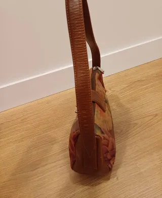 Bolso de piel floral