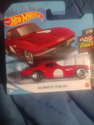 Coche Hot Wheels 64 Corvette Sting Ray Rojo