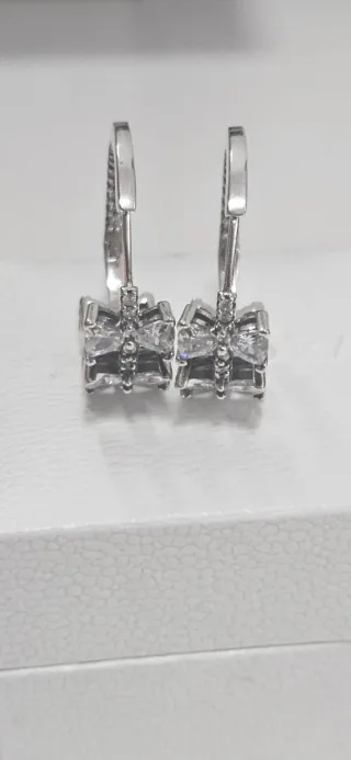 Pendientes de plata con lazos y circonitas