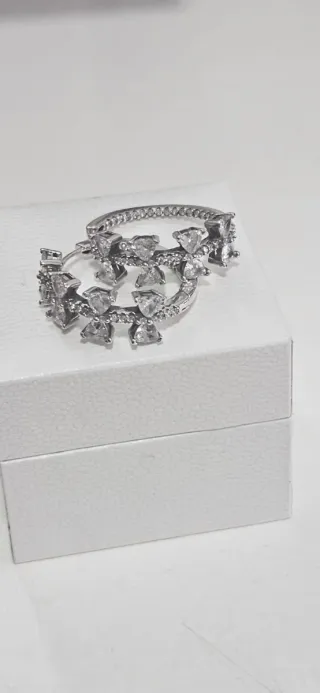 Pendientes de plata con lazos y circonitas