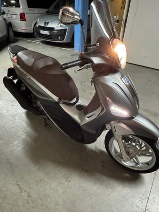 Piaggio Beverly 350