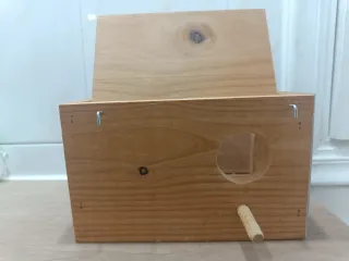 Nido per uccelli in legno