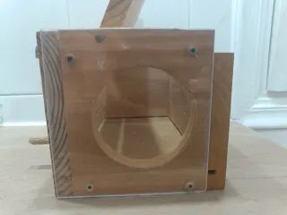 Nido per uccelli in legno