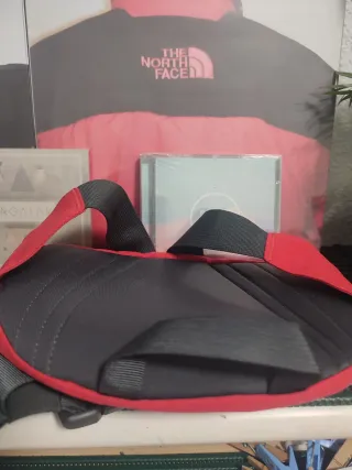 Riñonera The North Face Roja y Negra