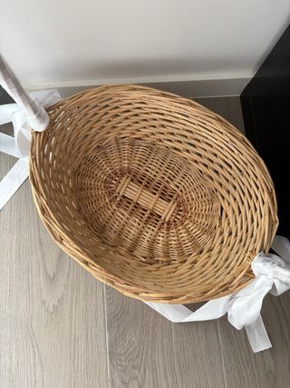 Cesta de mimbre para bodas