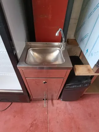 Lavamanos de acero inoxidable con mueble