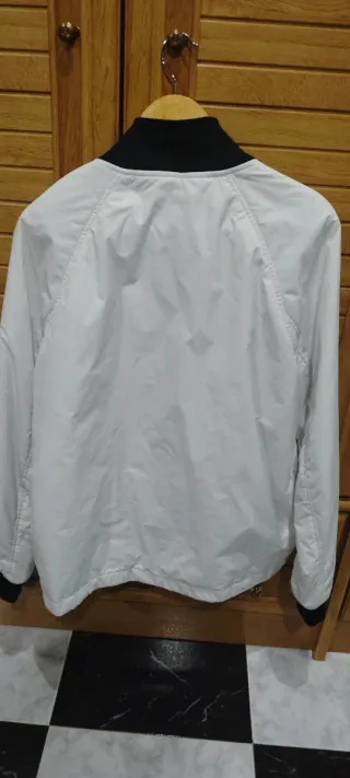 Chaqueta Calvin Klein Blanca y Negra