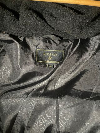 Cazadora SikSilk Negra con Capucha