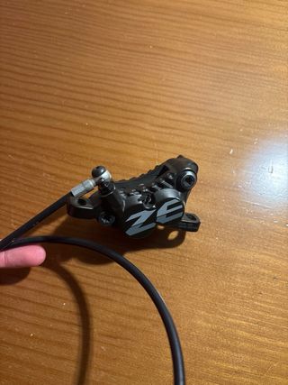 Travão Shimano Zee 4 Pistões