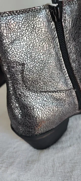 Botín mujer piel plateada El Corte Inglés