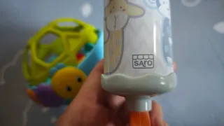 Sonajero y pelota para bebé