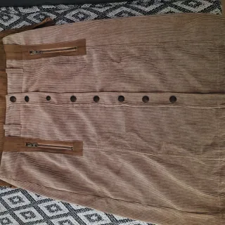 Conjunto Chaleco y Falda Pana