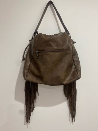 Bolso marrón con flecos