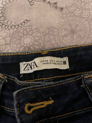Pantalones campana Zara