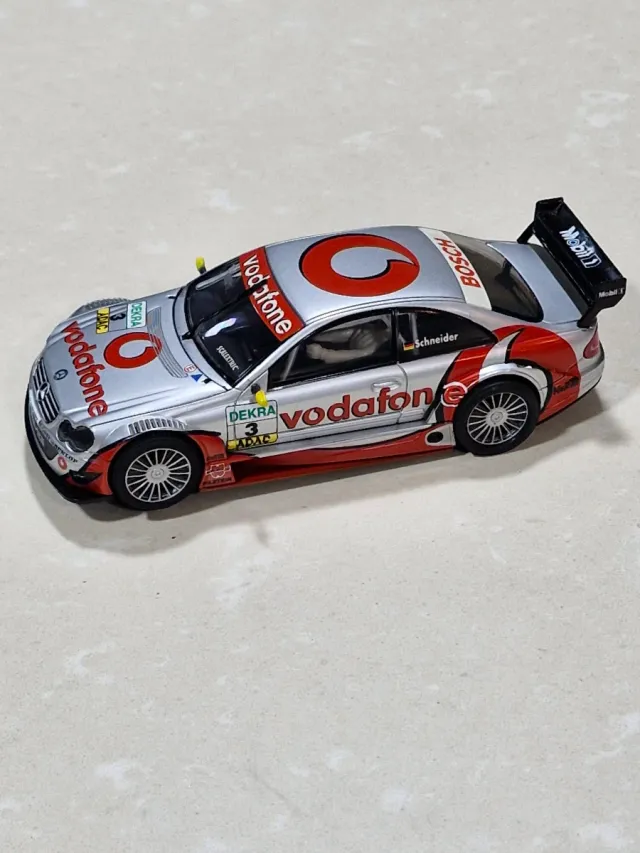 Scalextric Mercedes DTM Vodafone