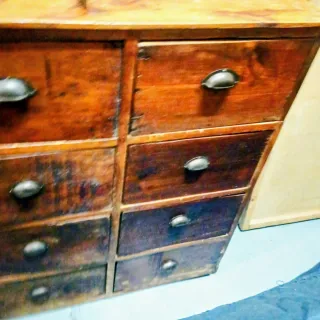 Antigua cajonera farmacia siglo XIX