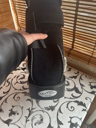 Bota ortopédica ajustable